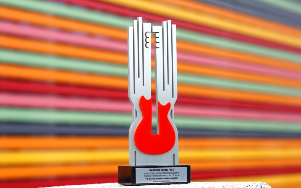 STATUETKA NAGRODA GRAND PRIX