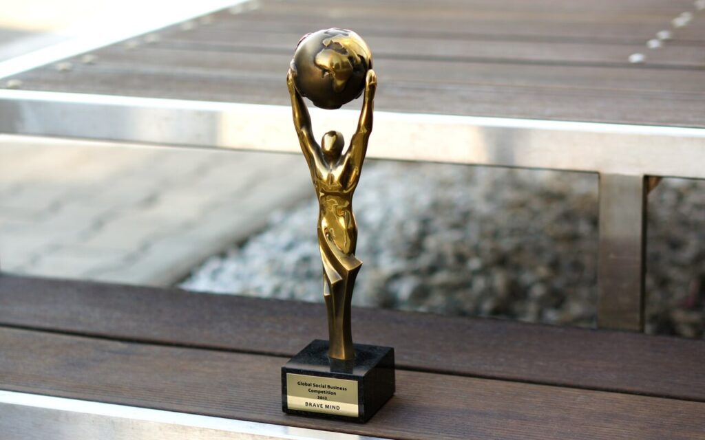 STATUETKA OKOLICZNOŚCIOWA SPOTKANIE BIZNESOWE