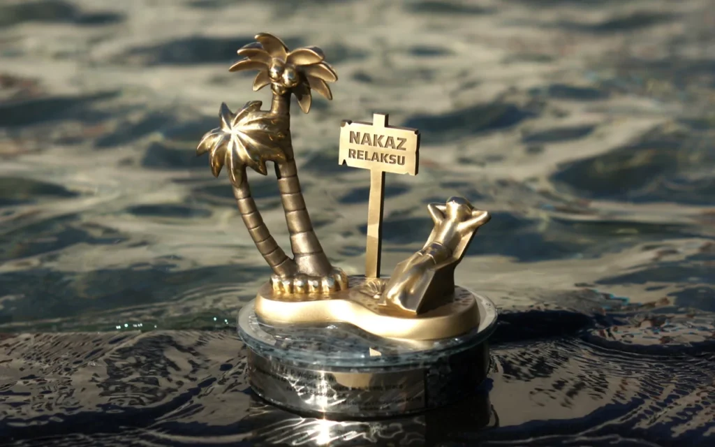 STATUETKA DLA PRACOWNIKA PRZEJŚCIE NA EMERYTURĘ