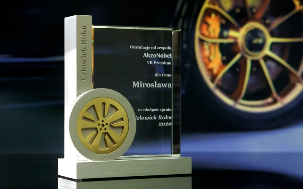 STATUETKA GRATULACYJNA CZŁOWIEK ROKU