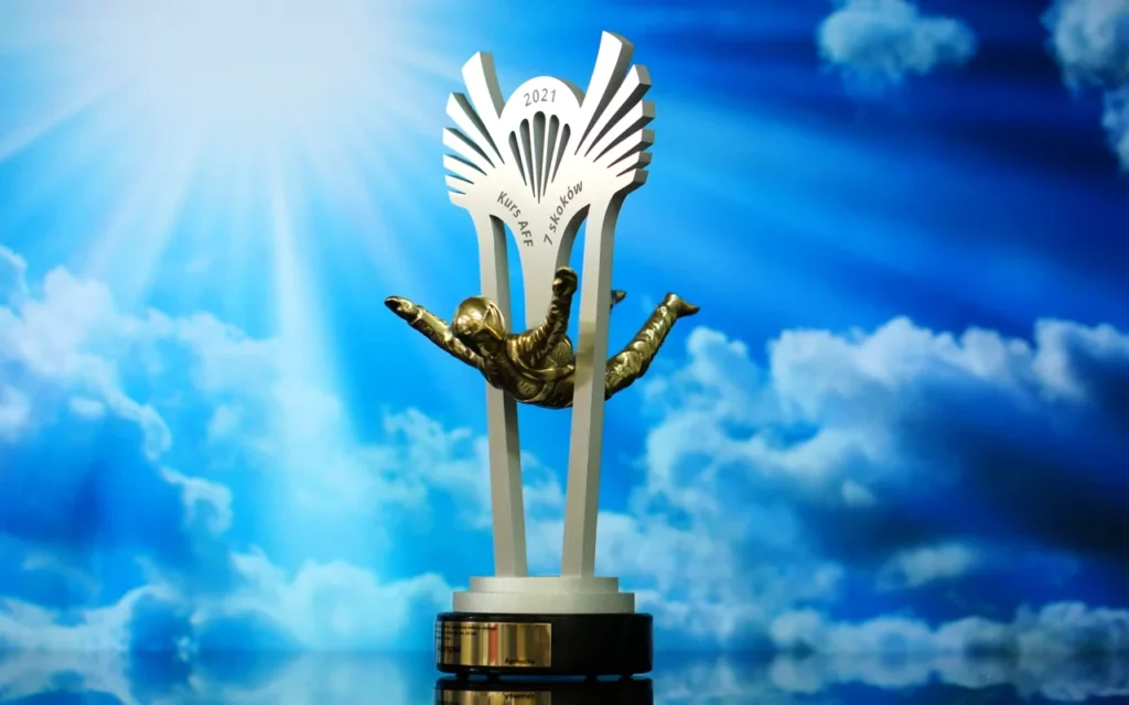 STATUETKA Z GRAWEREM UKOŃCZENIE KURSU