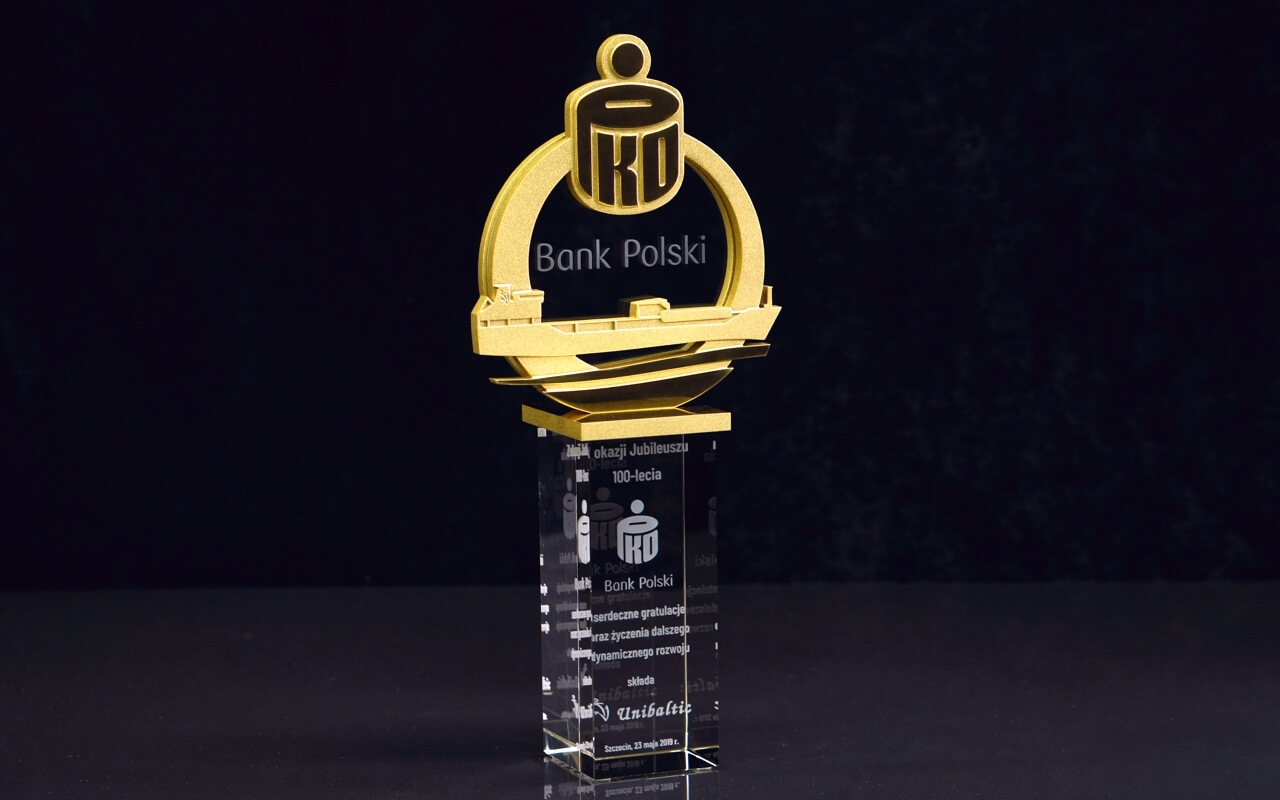 statuetki-jubileusz-100-lat-pko-1