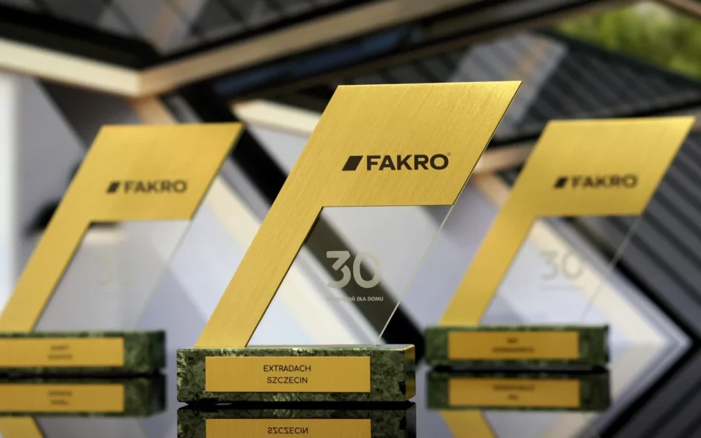 STATUETKI JUBILEUSZOWE 30 LAT ROZWIĄZAŃ DLA DOMU