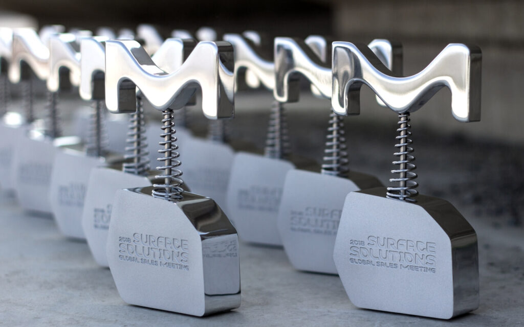 EKSKLUZYWNE STATUETKI SPOTKANIE BIZNESOWE