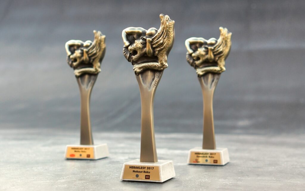 STATUETKI NAGRODY DLA NAJLEPSZYCH ZAWODNIKÓW