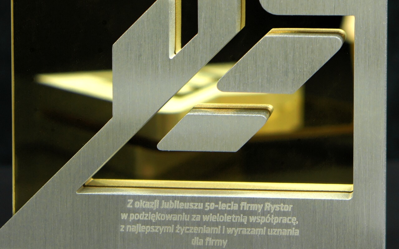statuetki-z-okazji-jubileuszu-50-lecia-rystor-3