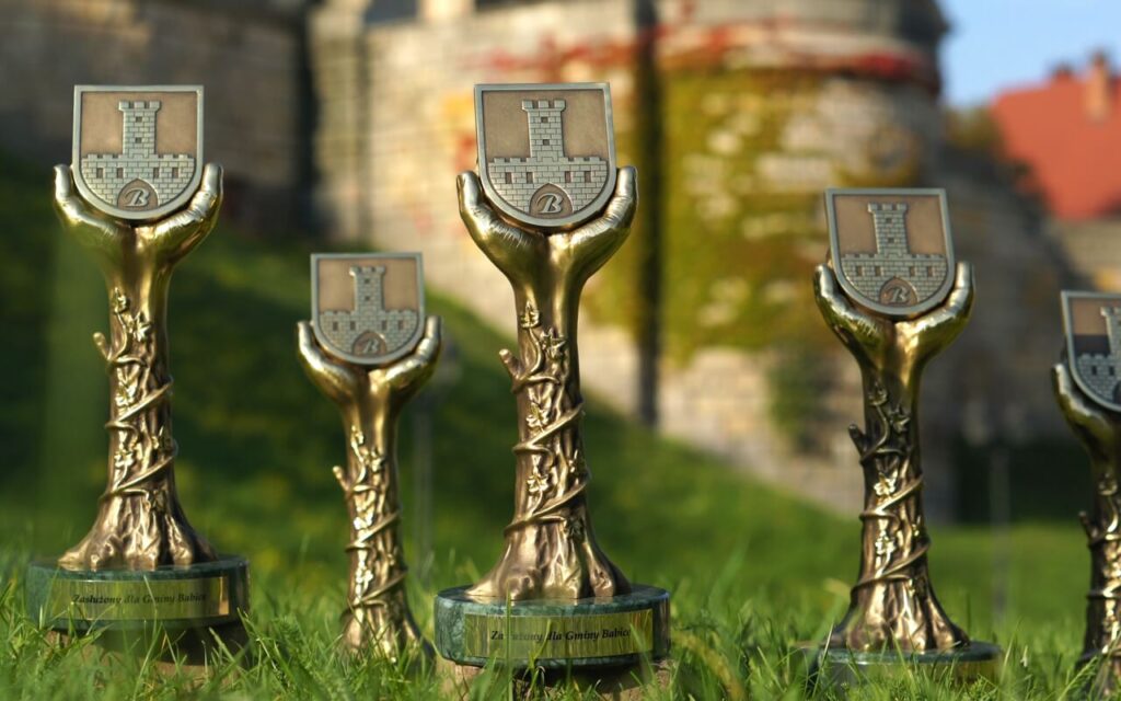 STATUETKI PODZIĘKOWANIA ZASŁUŻONY DLA GMINY